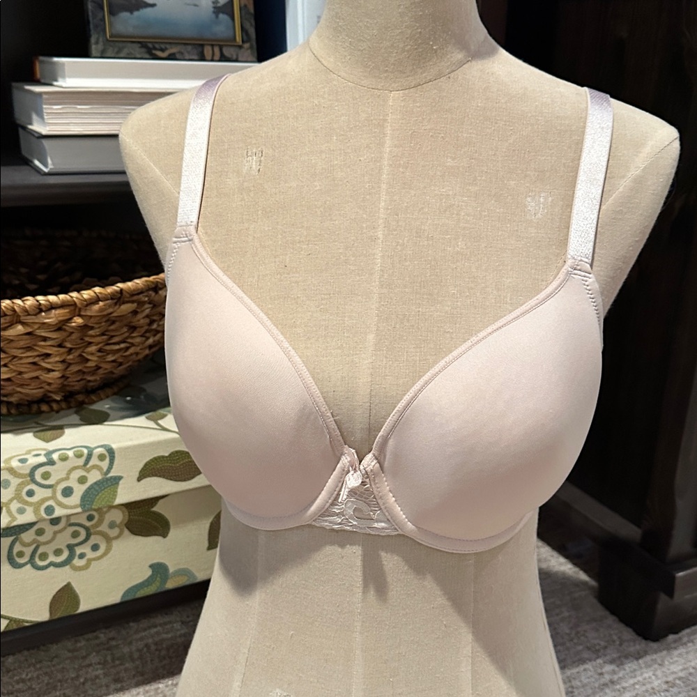 Two Wacoal Bras 34D style 853166